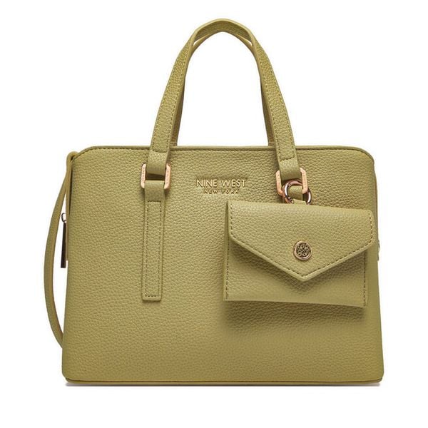 Torebka Nine West. Zielone torebki do ręki damskie Nine West, bez wzorów, klasyczne, bez dodatków. Za 249.99 zł.