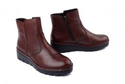 RIEKER X9165-27 brown, botki damskie. Brązowe botki damskie Rieker, bez obcasa, na koturnie, bez zapięcia. Za 419.90 zł.
