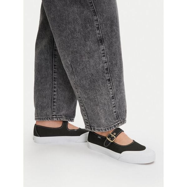 Baleriny Vans. Czarne baleriny damskie Vans, bez wzorów, bez obcasa. Za 189.99 zł.