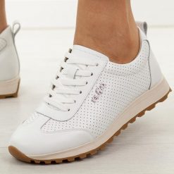 Białe skórzane półbuty damskie Filippo Dp7557/26. Białe półbuty damskie Filippo, na jesień, bez wzorów, z jeansu, casualowe, z okrągłym noskiem, bez obcasa, na płaskiej podeszwie, bez zapięcia. Za 239.00 zł.