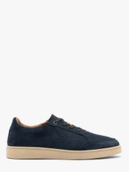 Granatowe welurowe sneakersy męskie KRISS. Niebieskie półbuty na co dzień męskie Ryłko, ze skóry, sportowe, bez zapięcia. Za 449.99 zł.