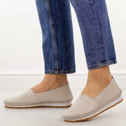 Beżowe skórzane półbuty damskie S.Barski 7051. Brązowe półbuty damskie S.BARSKI, na jesień, bez wzorów, z jeansu, casualowe, bez obcasa, na płaskiej podeszwie, bez zapięcia. Za 219.00 zł.