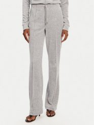 Juicy Couture Spodnie dresowe Tina JCAPW045 Szary Regular Fit. Szare spodnie dresowe damskie Juicy Couture, l, bez wzorów, z dresówki. Za 269.99 zł.