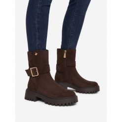 Botki Beverly Hills Polo Club. Brązowe botki damskie Beverly Hills Polo Club, bez obcasa, na płaskiej podeszwie, bez zapięcia. Za 329.99 zł.