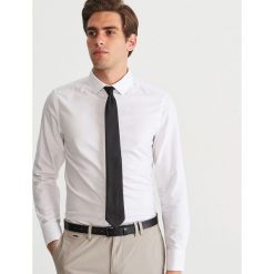 Koszula slim fit - Biały. Białe koszule męskie Reserved. Za 119.99 zł.