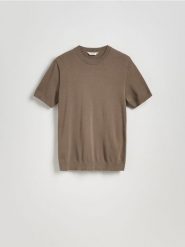 Sweter z krótkim rękawem - brązowy. Brązowe swetry przez głowę męskie Reserved, l, bez wzorów, z bawełny, bez kołnierzyka. Za 89.99 zł.