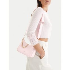 Torebka JENNY. Czerwone torebki do ręki damskie Jenny, bez wzorów, klasyczne, bez dodatków. Za 129.99 zł.