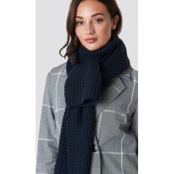 Rut&Circle Szalik Samira - Navy. Niebieskie szaliki i chusty damskie Rut&Circle, z dzianiny. Za 80.95 zł.