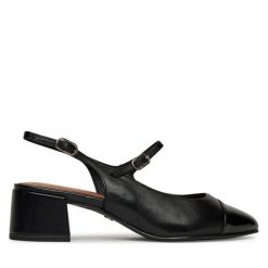 Czółenka Tamaris. Białe czółenka damskie Tamaris, bez wzorów, bez obcasa, bez zapięcia. Za 399.99 zł.