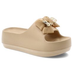 Beżowe Klapki Filippo Wsuwane Obuwie Damskie Z Kokardą. Brązowe klapki damskie Filippo, bez wzorów, eleganckie, bez obcasa. Za 69.99 zł.