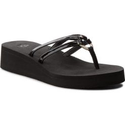 Japonki UGG - W Sandie 1019875 W/Blk. Klapki damskie marki UGG. W wyprzedaży za 179.00 zł.
