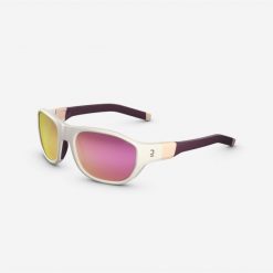 Okulary przeciwsłoneczne turystyczne dla dzieci MH T500, 6-10 lat, kat. 4. Brązowe okulary przeciwsłoneczne dla dzieci Decathlon. Za 59.99 zł.