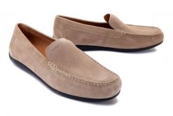 GEOX U020WA 00022 C5004 sand, mokasyny męskie. Brązowe mokasyny męskie Geox, ze skóry, bez zapięcia. Za 257.94 zł.