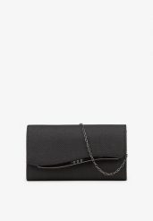 Czarna Torebka Kopertówka z Łańcuszkiem i Brokatem Paswenia. Czarne kopertówki damskie Born2be, z aplikacjami, eleganckie, zdobione, bez dodatków. Za 59.99 zł.