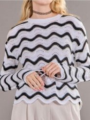 Sweter w paski - wielobarwny. Swetry damskie Sinsay, l, bez wzorów, bez kołnierzyka, bez ramiączek, bez kaptura. W wyprzedaży za 19.99 zł.