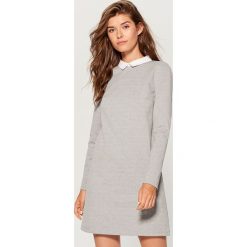 Sukienka z kołnierzykiem - Szary. Szare sukienki damskie Mohito. Za 119.99 zł.