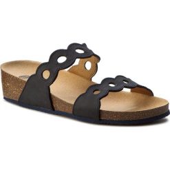 Klapki SCHOLL - Odelia F26554 1040 350 Navy Blue. Niebieskie klapki damskie Scholl, w paski, z nubiku. W wyprzedaży za 209.00 zł.