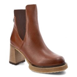 Brązowe Botki Lemar Ocieplane Skórzane Buty Na Obcasie. Brązowe botki damskie Lemar, na jesień, ze skóry, eleganckie, bez obcasa, na obcasie, bez zapięcia. Za 339.00 zł.