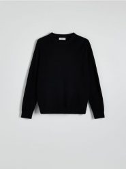 Strukturalny sweter z bawełny - czarny. Czarne swetry przez głowę męskie Reserved, l, bez wzorów, z bawełny, bez kołnierzyka. W wyprzedaży za 49.99 zł.