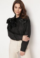 Czarna Koszula z Ozdobnymi Naszytymi Kwiatami Ernna. Czarne bluzki damskie Born2be, s, bez wzorów, eleganckie, bez kołnierzyka, bez ramiączek. Za 169.99 zł.