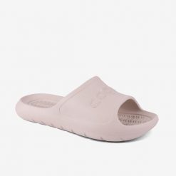 Klapki damskie Coqui Viki. Brązowe klapki damskie Coqui, bez wzorów, z materiału, eleganckie, bez obcasa, na płaskiej podeszwie. Za 125.99 zł.