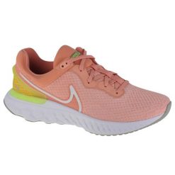Buty do biegania damskie Nike React Miler 3. Czerwone obuwie sportowe damskie Nike, bez wzorów, z gumy, do biegania. Za 429.99 zł.