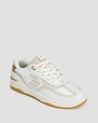 Buty sportowe Cariuma Skategoat C25 White Leather Silver Cloud Logo Camel. Białe obuwie sportowe damskie CARIUMA, bez wzorów, z gumy, trekkingowe. Za 375.00 zł.