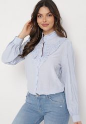 Jasnoniebieska Ażurowa Koszula Zapinana na Guziki ze Stójką i Koronką Beriavna. Niebieskie bluzki damskie Born2be, l, w ażurowe wzory, z koronki, bez kołnierzyka, bez ramiączek. Za 109.99 zł.