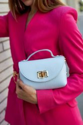 Torebka skórzana damska mała elegancka kopertówka wizytowa błękitna P46. Niebieskie kopertówki damskie bez wzorów, eleganckie, małe, bez dodatków. Za 104.99 zł.