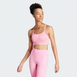 Biustonosz Aeroreact Training Light-Support. Czerwone obuwie sportowe damskie Adidas, bez wzorów, z materiału, na fitness i siłownię. W wyprzedaży za 131.75 zł.