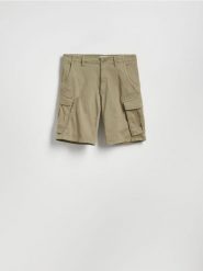 Szorty cargo - zielony. Zielone szorty męskie Reserved, l, bez wzorów, z bawełny. Za 139.99 zł.