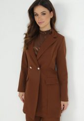 Ciemnobrązowa Marynarka Taliowana Dwurzędowa Swed. Brązowe żakiety damskie Born2be, l, bez wzorów, eleganckie. Za 159.99 zł.