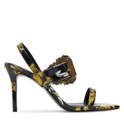 Sandały Versace Jeans Couture. Czarne sandały damskie Versace Jeans Couture, bez wzorów, z jeansu, bez obcasa, na szpilce, bez zapięcia. Za 569.99 zł.
