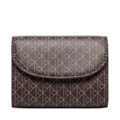 Portfel Calvin Klein. Brązowe portfele damskie Calvin Klein, bez wzorów. Za 249.99 zł.
