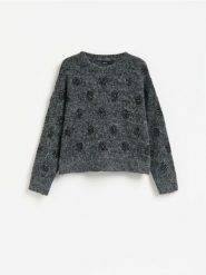 Sweter z ozdobnymi aplikacjami - ciemnoszary. Szare swetry damskie Reserved, l, z aplikacjami, z dzianiny, bez kołnierzyka, bez ramiączek, bez kaptura. Za 139.99 zł.