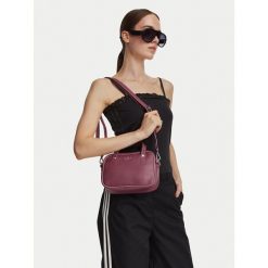 Torebka adidas. Czerwone torebki do ręki damskie Adidas, bez wzorów, bez dodatków. Za 179.99 zł.