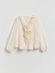 Bluzka z falbaną - złamana biel. Bluzki damskie Reserved, l, bez wzorów, z tkaniny, bez kołnierzyka, bez ramiączek. Za 159.99 zł.