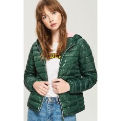 Pikowana kurtka z kapturem - Khaki. Brązowe kurtki damskie Sinsay, l, bez wzorów, z kapturem. Za 59.99 zł.