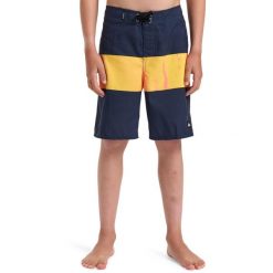 Szorty kąpielowe dla Chłopcy EVERYDAY PANEL 17" Różowy. Czerwone szorty dla chłopców Quiksilver, bez wzorów, z materiału, sportowe. Za 199.99 zł.