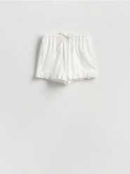 Szorty z lyocellem - biały. Białe szorty damskie Reserved, l, bez wzorów, z bawełny. Za 89.99 zł.