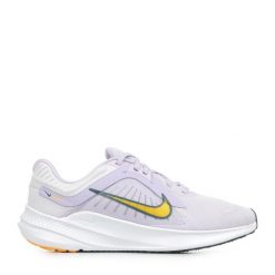 Buty do biegania damskie Nike Quest 5. Fioletowe obuwie sportowe damskie Nike, bez wzorów, z gumy, do biegania. Za 398.00 zł.
