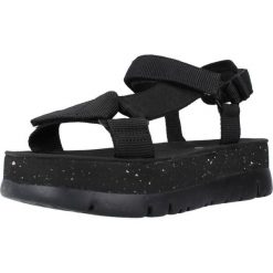 Sandały CAMPER 004 ORUGA Czarny. Czarne sandały damskie Camper, bez wzorów, z tkaniny, bez obcasa, bez zapięcia. Za 533.65 zł.