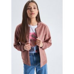 Kurtka o kroju college - Różowy. Kurtki damskie marki Cropp. Za 149.99 zł.