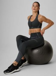 4F Legginsy treningowe bezszwowe damskie - czarne M/L. Czarne legginsy damskie 4f, l, bez wzorów, z materiału, z podwyższonym stanem, na fitness i siłownię. Za 149.99 zł.