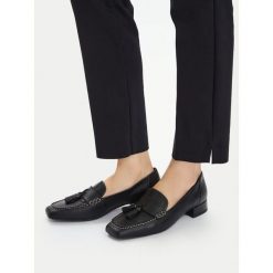 Półbuty Vagabond Shoemakers. Czarne półbuty damskie Vagabond Shoemakers, bez wzorów, bez obcasa, na obcasie, bez zapięcia. Za 342.99 zł.