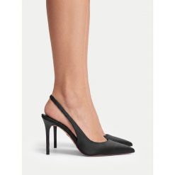 Szpilki Nine West. Czarne szpilki damskie Nine West, bez wzorów, bez obcasa, bez zapięcia. Za 279.99 zł.