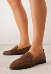 Jasnobrązowe Mokasyny Vices ze Skórzaną Wkładką i Ozdobnymi Przeszyciami Adestiia. Brązowe mokasyny damskie Born2be, z jeansu, eleganckie. Za 89.99 zł.