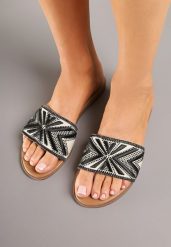 Czarne Klapki Ozdobione Cyrkoniami Ellava. Czarne klapki damskie Born2be, bez wzorów, eleganckie, bez obcasa, na płaskiej podeszwie. Za 54.99 zł.