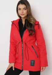 Czerwona Kurtka Parka z Kapturem i Ściągaczami w Pasie Arilira. Czerwone kurtki damskie Born2be, s, bez wzorów, klasyczne, z kapturem. Za 89.99 zł.