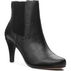 Botki CLARKS - Dalia Bella 261349524 Black Leather. Kozaki damskie marki Clarks. W wyprzedaży za 329.00 zł.
